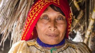 Femme Guna sur l'archipel des San Blas, Panama